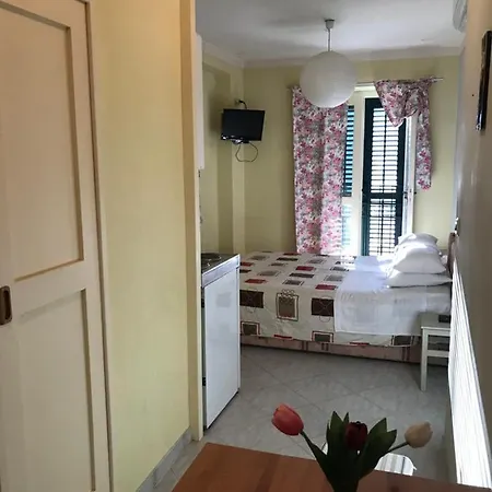 Apartman Studio In The Top Center Split