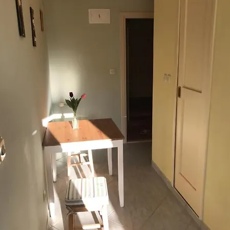 Studio In The Top Center Apartment Split